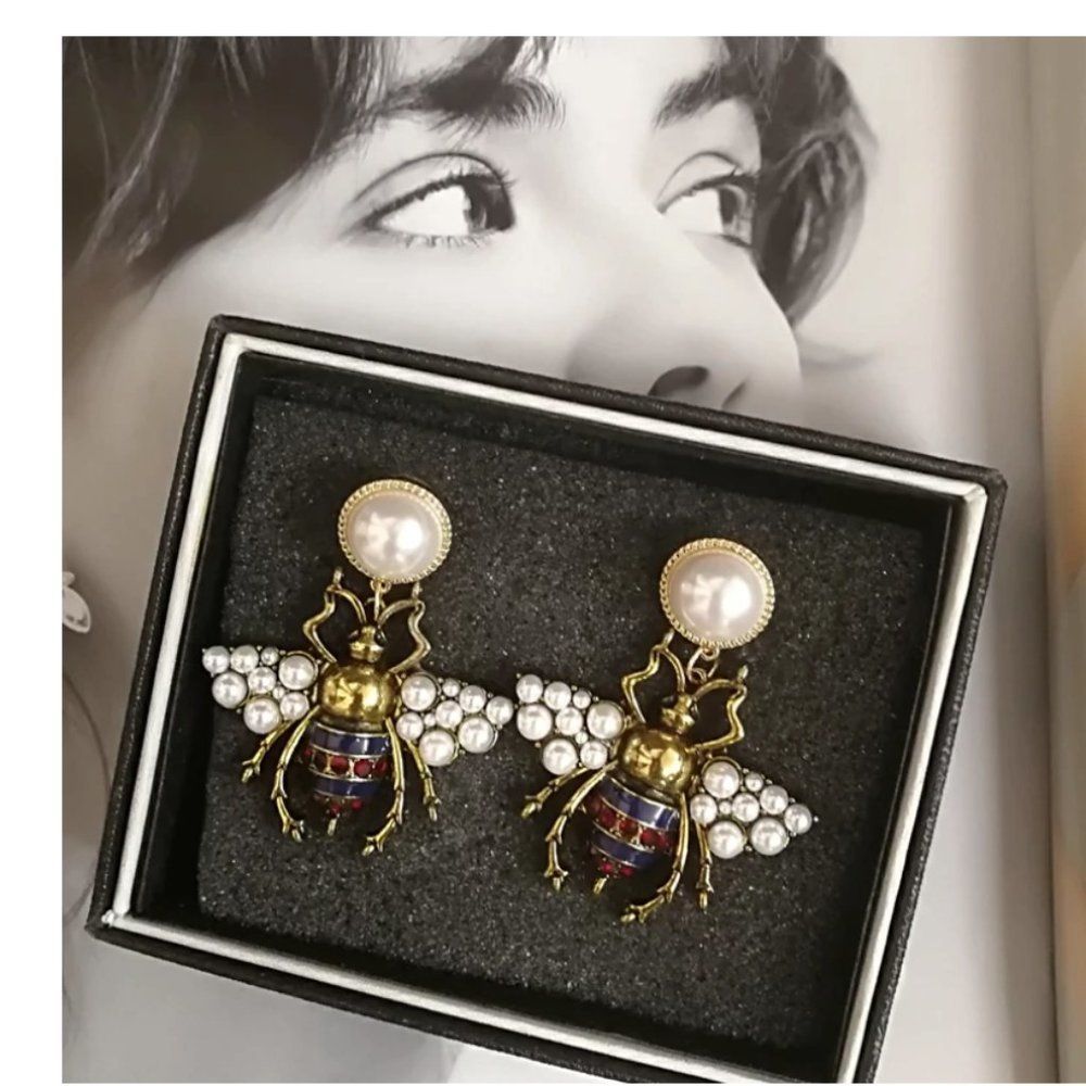 Pearl Bee Dangle BIG Earrings bumble bees designer NEW NWT
